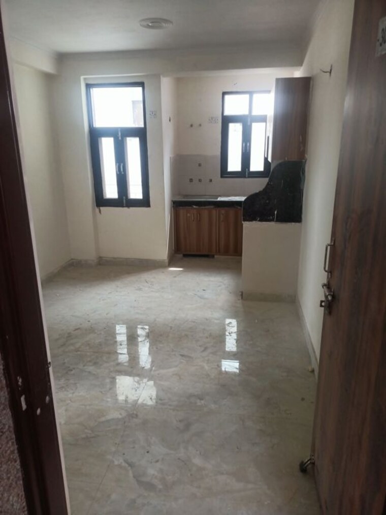 Room, pochanpur colony 2 Bedroom 70 Sq.Yd. Builder Floor In Pochanpur Colony Delhi 10196527