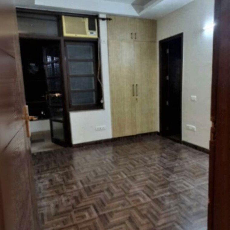 Bedroom, dlf phase iv 3 Bedroom 366 Sq.Yd. Builder Floor In Dlf Phase iv Gurgaon 10195702