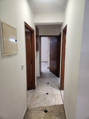 Building Lobby in 3 BHK Builder Floor at Dlf Phase iv – for Rent