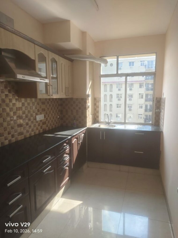 Kitchen, dlf phase iv 3 Bedroom 360 Sq.Yd. Builder Floor In Dlf Phase iv Gurgaon 10195667