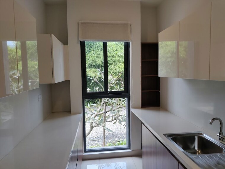 Balcony, dlf phase iv 3 Bedroom 362 Sq.Yd. Builder Floor In Dlf Phase iv Gurgaon 10195682