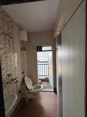 Bathroom in 3 BHK Builder Floor at Dlf Phase iv – for Rent