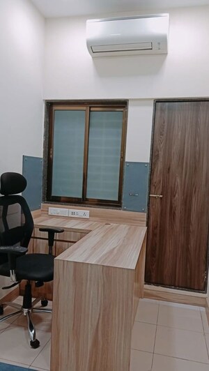 Room in  Office Space at Pranik Chambers, Andheri East – for Rent