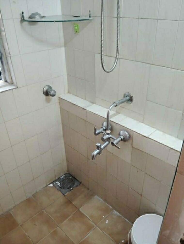 Bathroom, hiranandani-gardens-cypress 1 Bedroom 600 Sq.Ft. Apartment In Powai Mumbai 10196764