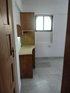 Room in 1 BHK Apartment at Hiranandani Gardens Cypress, Powai – for Sale
