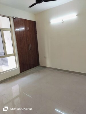 Room in 2 BHK Apartment at Himalaya Pride, Tech Zone 4 Greater Noida – for Rent
