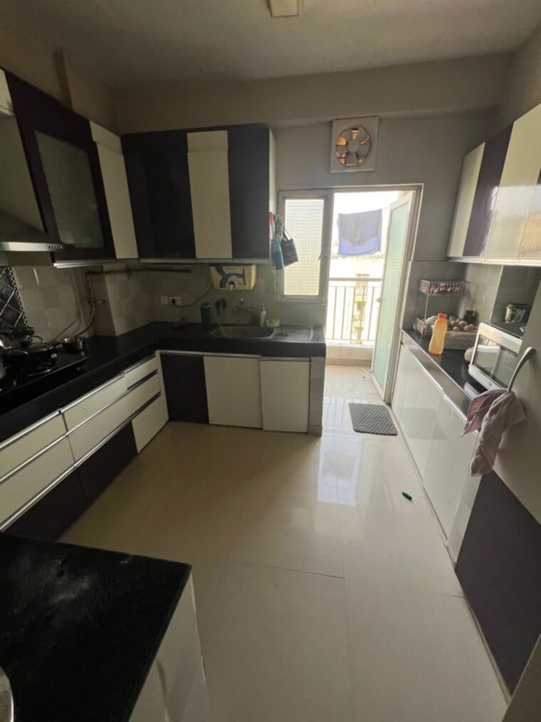 Kitchen, emaar-emerald-floors-premier 3.5 Bedroom 1622 Sq.Ft. Apartment In Sector 65 Gurgaon 10196773