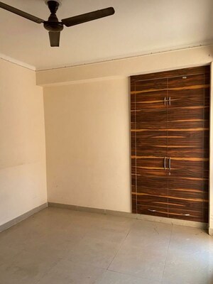 Room in 3 BHK Apartment at Supertech Ecovillage I, Sector 1 Greater Noida – for Rent