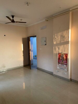 Room in 3 BHK Apartment at Supertech Ecovillage I, Sector 1 Greater Noida – for Rent
