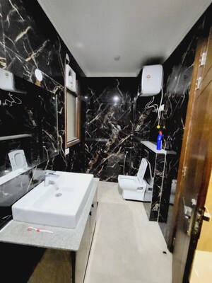 Master Bedroom in 3 BHK Builder Floor at Saket – for Rent