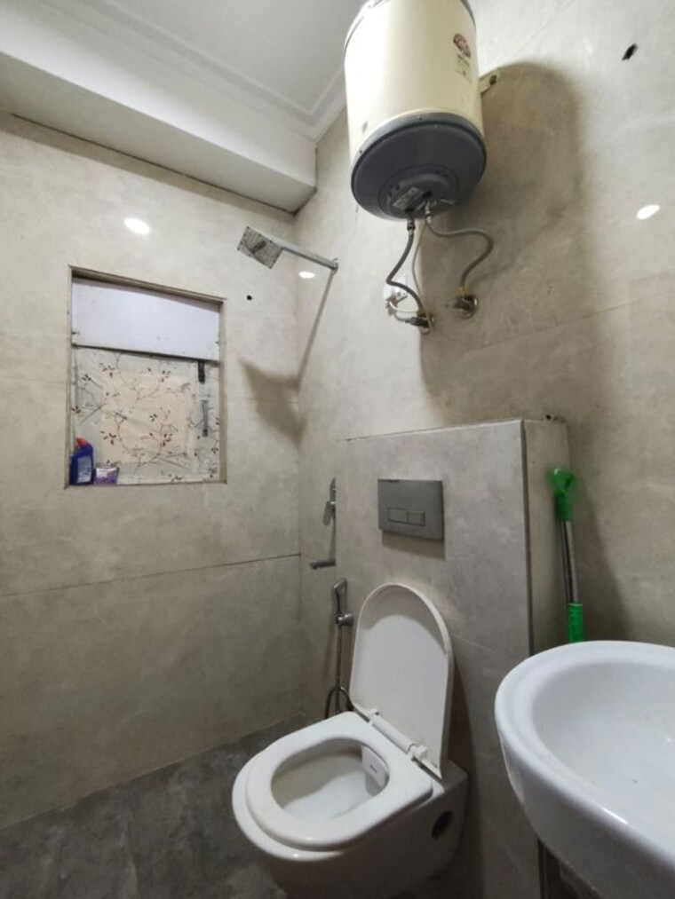 Bathroom, saket 1 Bedroom 600 Sq.Ft. Builder Floor In Saket Delhi 10196970
