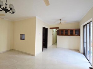 Room in 3 BHK Apartment at Florida Estate, Mundhwa – for Rent