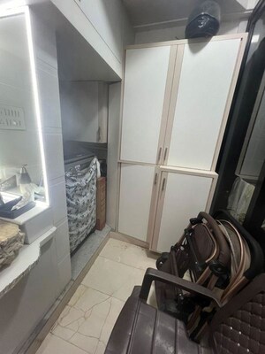 Team Area in 3 BHK Apartment at Mahavir Nagar – for Sale