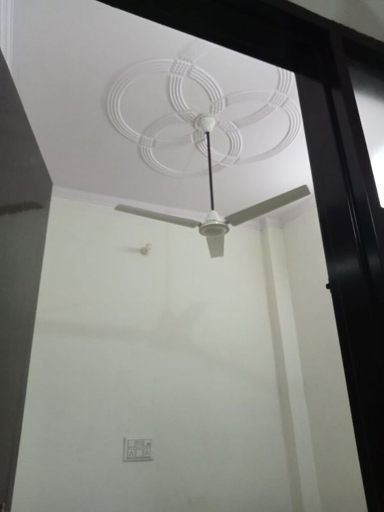 undefined, west sant nagar 2 Bedroom 450 Sq.Ft. Builder Floor In West Sant Nagar Delhi 10196978