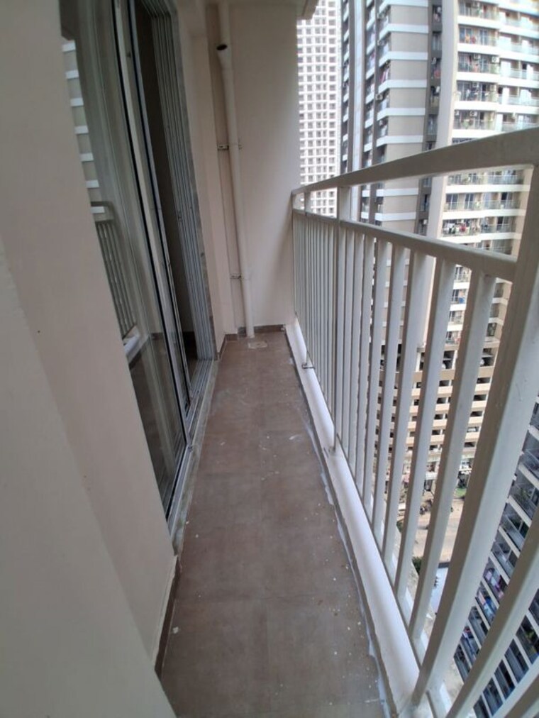 Balcony, puraniks-elito-grand-central 2 Bedroom 680 Sq.Ft. Apartment In Vartak Nagar Thane 10197132