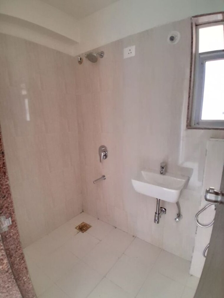 Bathroom, puraniks-elito-grand-central 2 Bedroom 680 Sq.Ft. Apartment In Vartak Nagar Thane 10197132