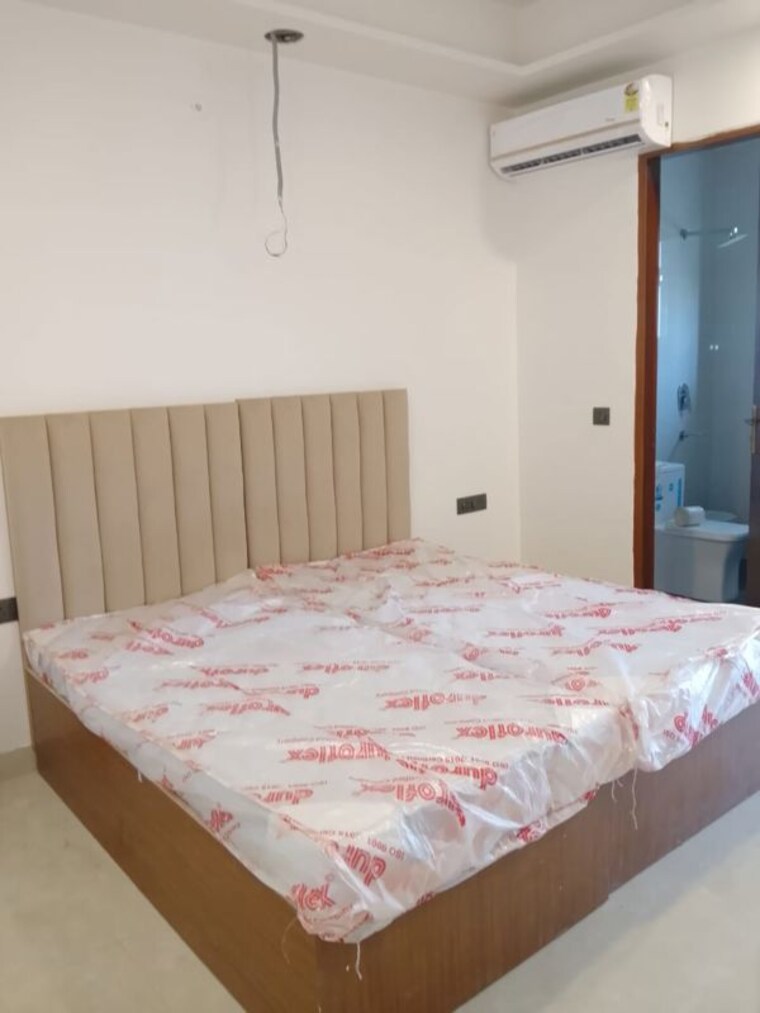 Bedroom, sector 45 2 Bedroom 100 Sq.Yd. Builder Floor In Sector 45 Gurgaon 10197279