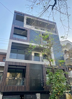 3 BHK + Servant Room Builder Floor For Sale in DLF Phase I
