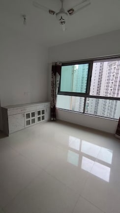 2 BHK Apartment For Rent in Kalpataru Immensa