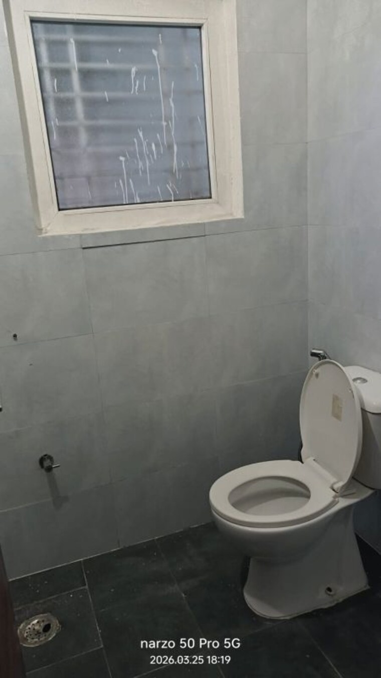 Bathroom, paramount-golf-foreste-apartments 4 Bedroom 3008 Sq.Ft. Villa In Zeta I Greater Noida Greater Noida 10197384