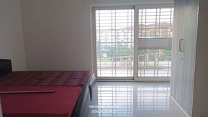 Room in 4 BHK Villa at Paramount Golf Foreste Apartments, Zeta I Greater Noida – for Rent