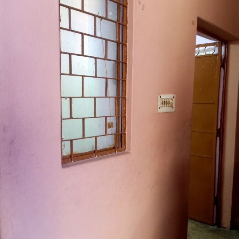 Room, mukherjee nagar 1 RK 120 Sq.Ft. Builder Floor In Mukherjee Nagar Delhi 10197393