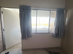 Room in 3 BHK Apartment at Navrangpura – for Rent
