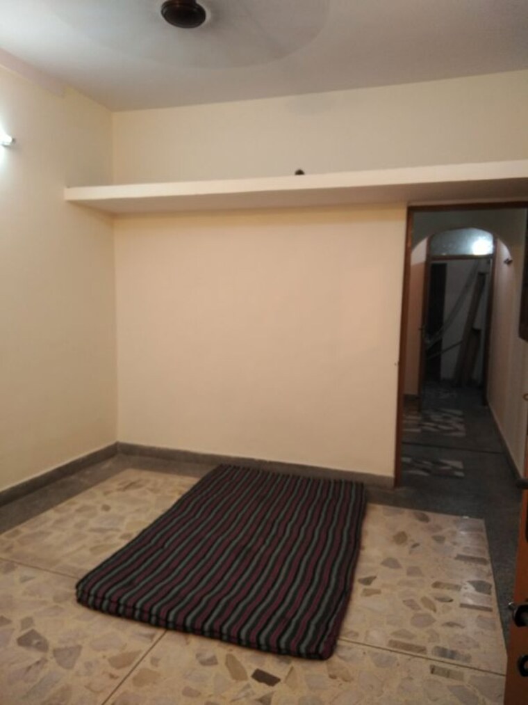 Bedroom, outram lines 1.5 Bedroom 720 Sq.Ft. Builder Floor In Outram Lines Delhi 10197404