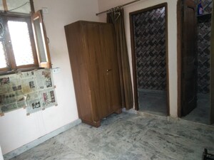 Room in 1.5 BHK Builder Floor at Outram Lines – for Rent