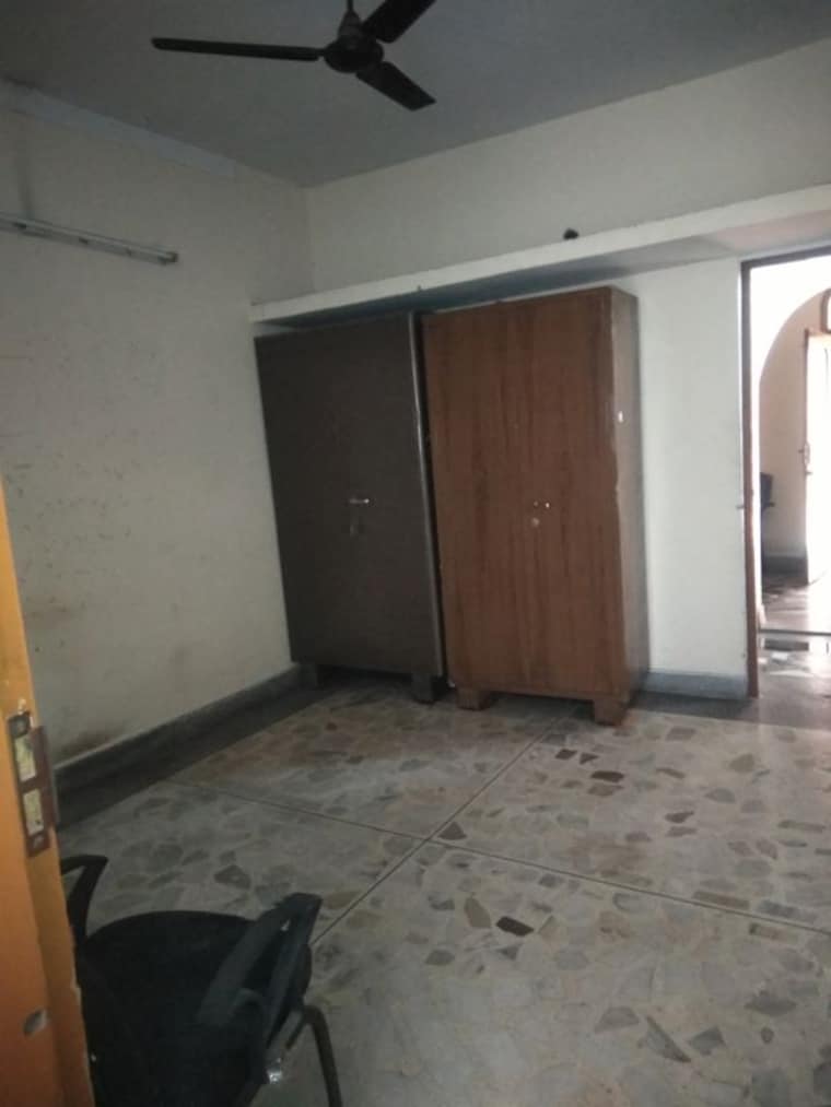 Room, outram lines 1.5 Bedroom 720 Sq.Ft. Builder Floor In Outram Lines Delhi 10197404