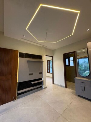 Room in 4 BHK Independent House at Sector 123 – for Sale