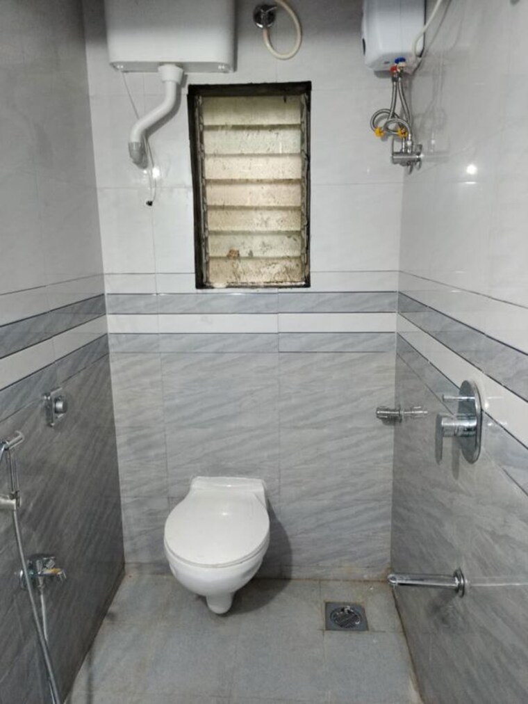 Bathroom, powai-fortune-chs 2 Bedroom 1450 Sq.Ft. Apartment In Powai Mumbai 10197486
