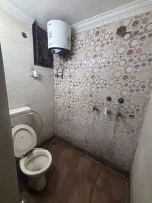 Master Bedroom in 1 BHK Builder Floor at Outram Lines – for Rent