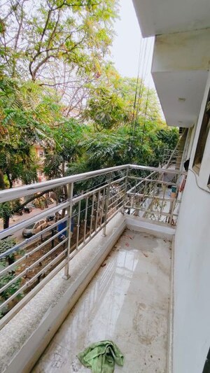Balcony in 1 BHK Builder Floor at Vipul Square, Sushant Lok I – for Rent