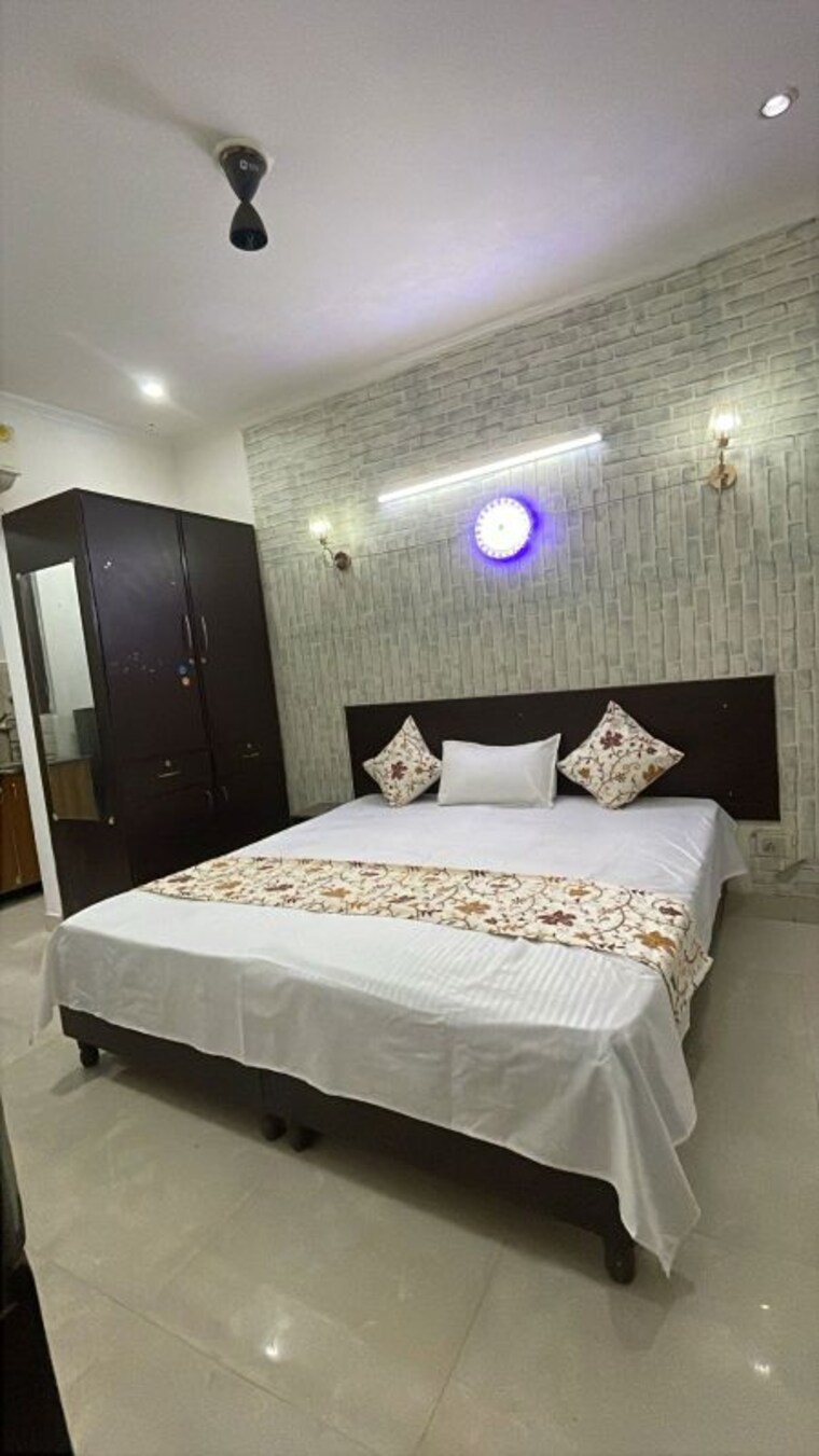 Bedroom, vipul-square 1 Bedroom 660 Sq.Ft. Builder Floor In Sushant Lok I Gurgaon 10197554