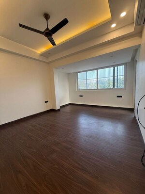 Room in 3 BHK Builder Floor at Ansal Sushant Apartments, Sushant Lok I – for Sale