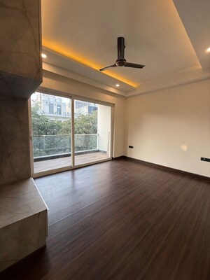 Room in 3 BHK Builder Floor at Ansal Sushant Apartments, Sushant Lok I – for Sale