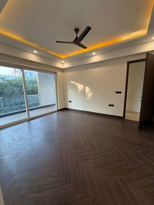 Room in 3 BHK Builder Floor at Ansal Sushant Apartments, Sushant Lok I – for Sale
