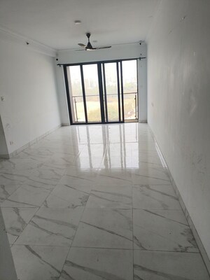 Room in 2 BHK Apartment at Risland The Icon, Dhokali – for Rent