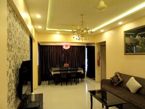 2 BHK Apartment For Rent in Pratham Saffron Heights, Andheri West