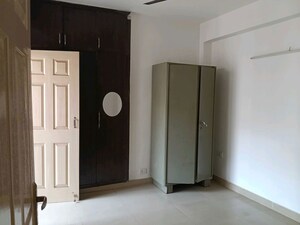 Room in 2 BHK Apartment at Supertech Cape Town, Sector 74 – for Sale