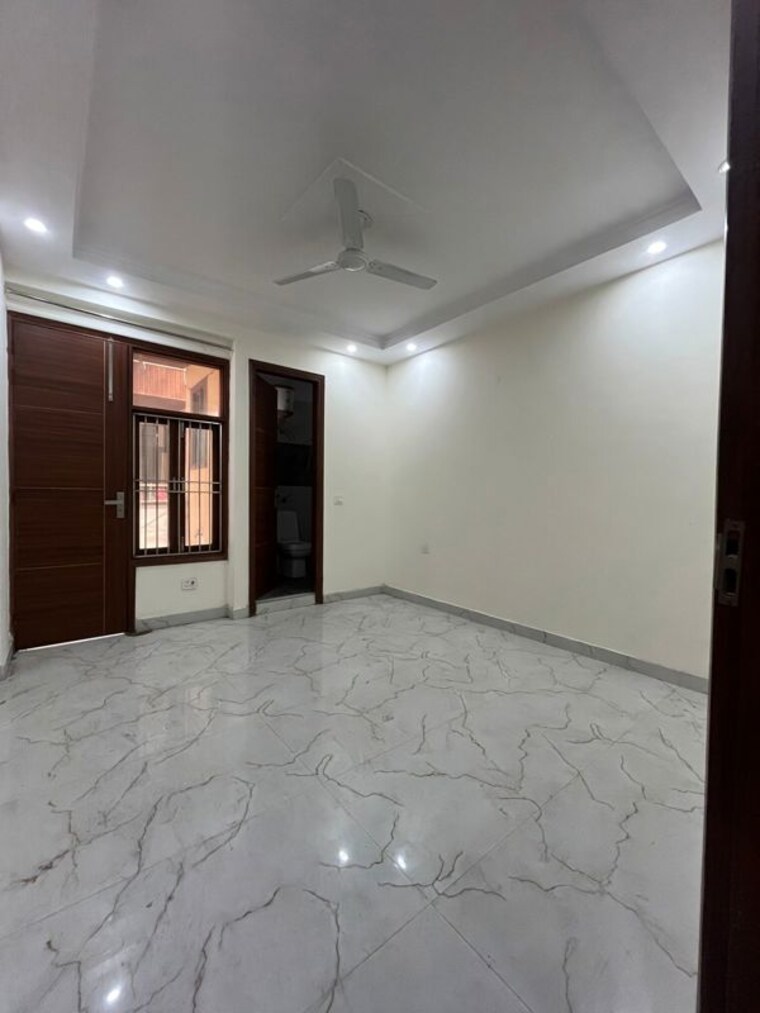 Room, chattarpur 3 Bedroom 125 Sq.Yd. Builder Floor In Chattarpur Delhi 10197595