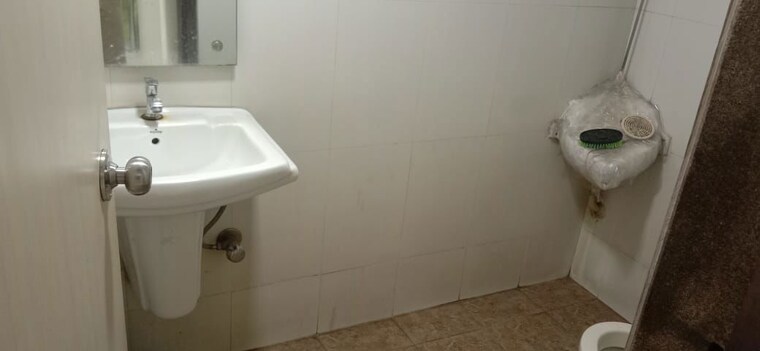 Bathroom, shiv-chambers Commercial Office Space 1100 Sq.Ft. In Cbd Belapur Sector 11 Navi Mumbai 10197661