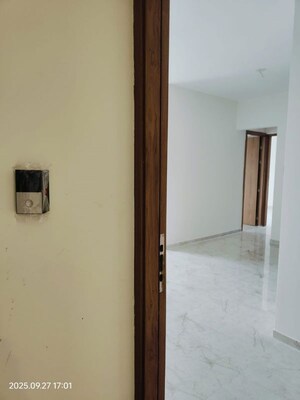 Room in 2 BHK Apartment at Majestique Towers, Kharadi – for Sale