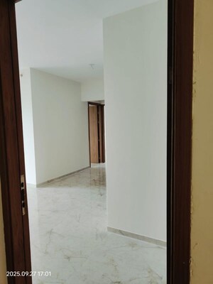 Room in 2 BHK Apartment at Majestique Towers, Kharadi – for Sale