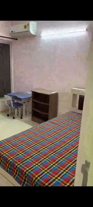 Bedroom in 3 BHK Apartment at Kalpataru Hills, Manpada – for Rent