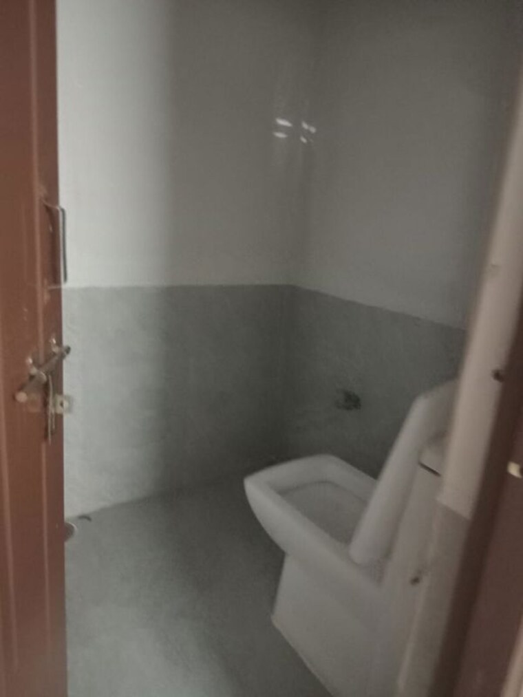 Bathroom, alkapuri 3 Bedroom 1836 Sq.Ft. Builder Floor In Alkapuri Hyderabad 10197805