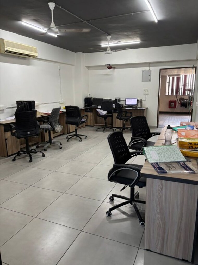 Gym, science city Commercial Office Space in IT/SEZ 1000 Sq.Ft. In Science City Ahmedabad 10197628
