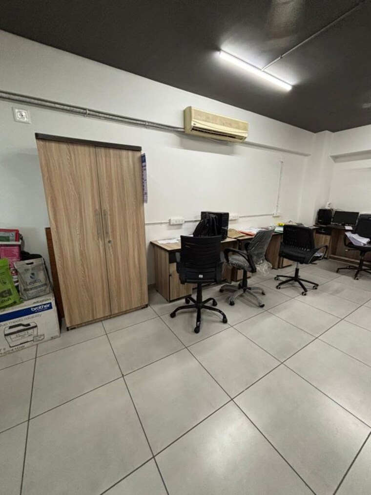 Team Area, science city Commercial Office Space in IT/SEZ 1000 Sq.Ft. In Science City Ahmedabad 10197628