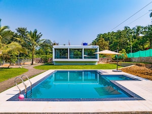 Swimming Pool in 3.5 BHK Apartment at Omkar Alta Monte, Malad East – for Rent